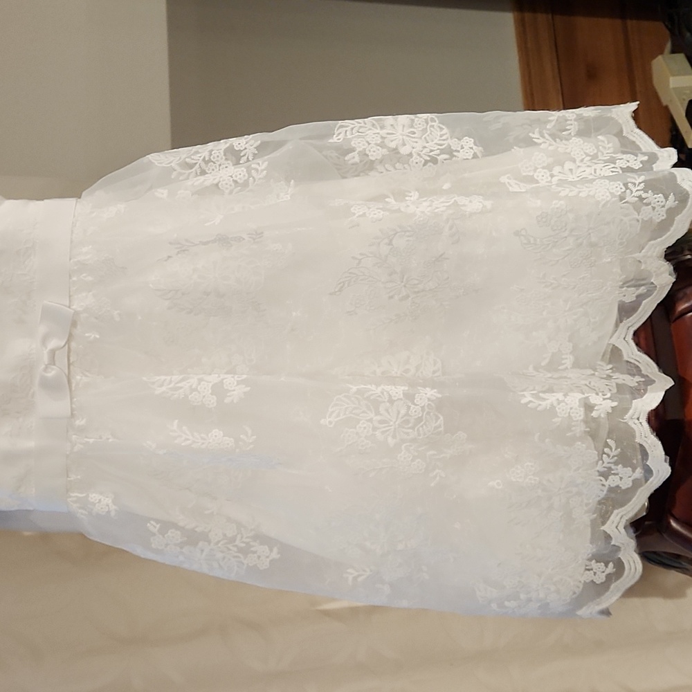 GLUMULICE IVORY WHITE BRAND NEW SIZE 12/18 MONTHS ALL OCCASION GOWN. - Picture 2 of 11